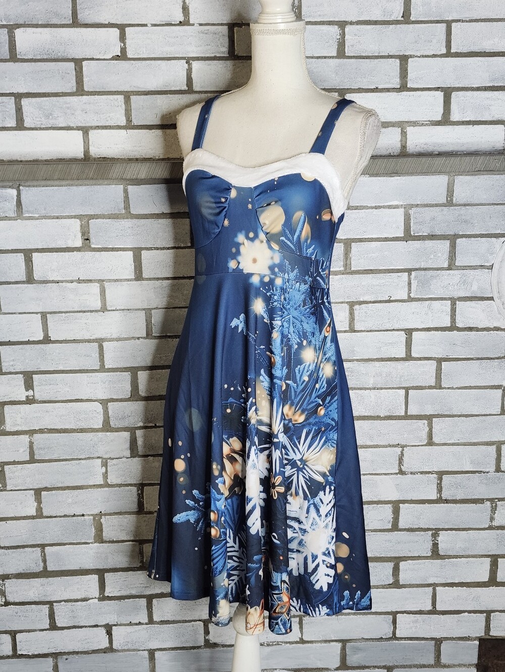 • Dressfo Christmas Dress Medium Blue Snowflake Winter Wonderland Faux Fur Trim